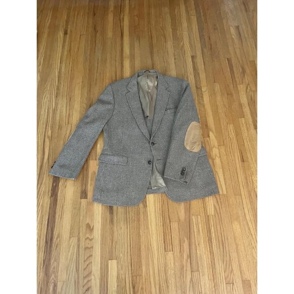 1970s men's vintage taupe, gray, brown blazer with suede elbow patches, 46R
